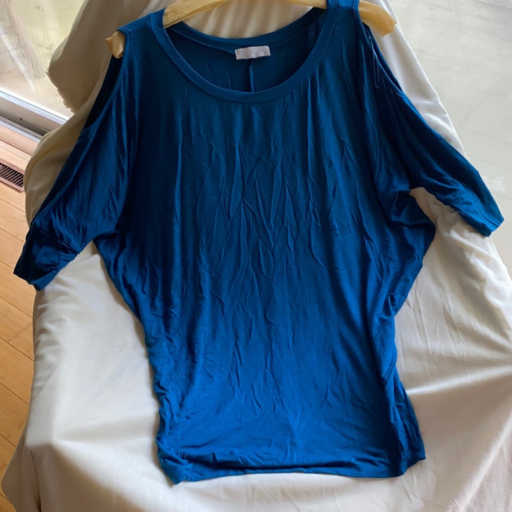 Open Shoulder Teal Stretch Top NeverUsed